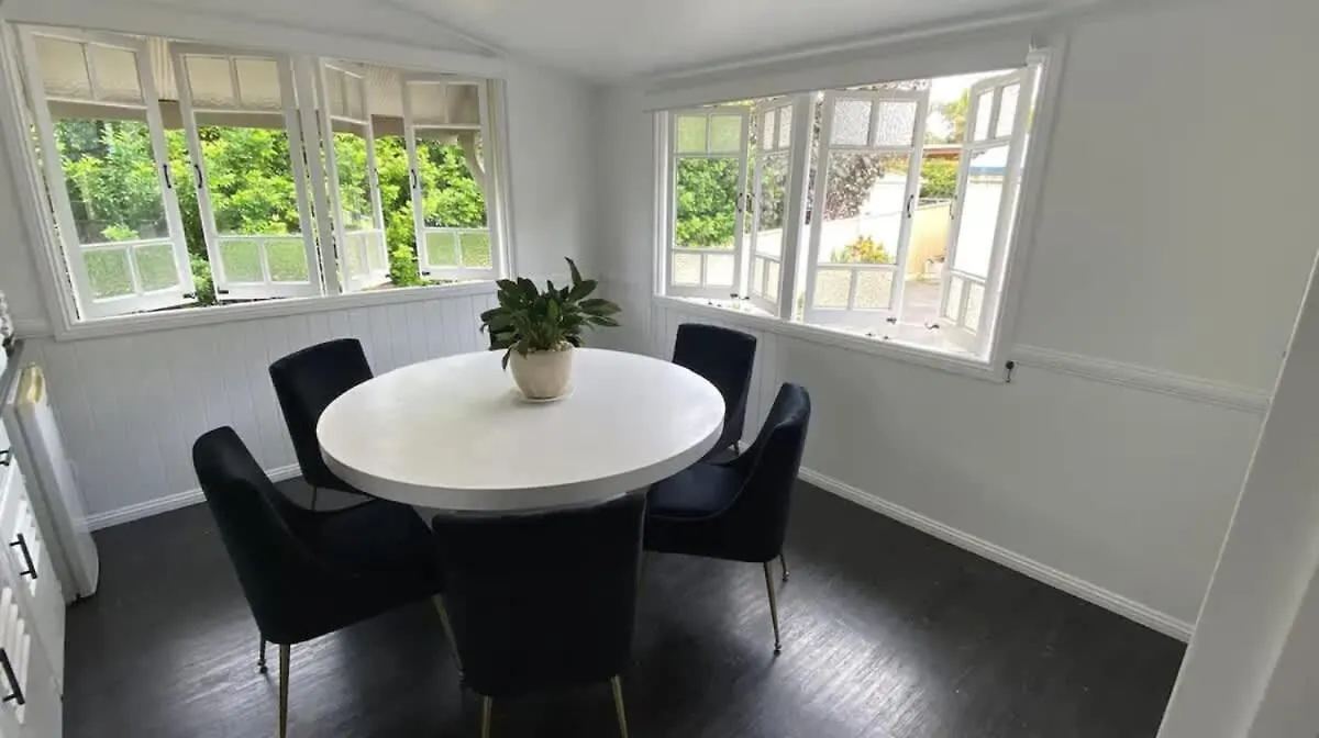5 Bed 5 Bath Urban Getaway Ipswich Central 0*,  Australia