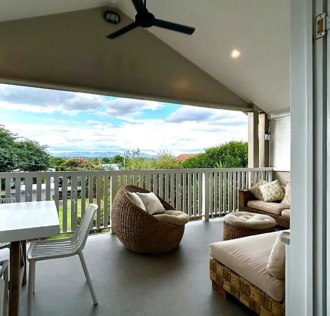 5 Bed 5 Bath Urban Getaway Ipswich Central