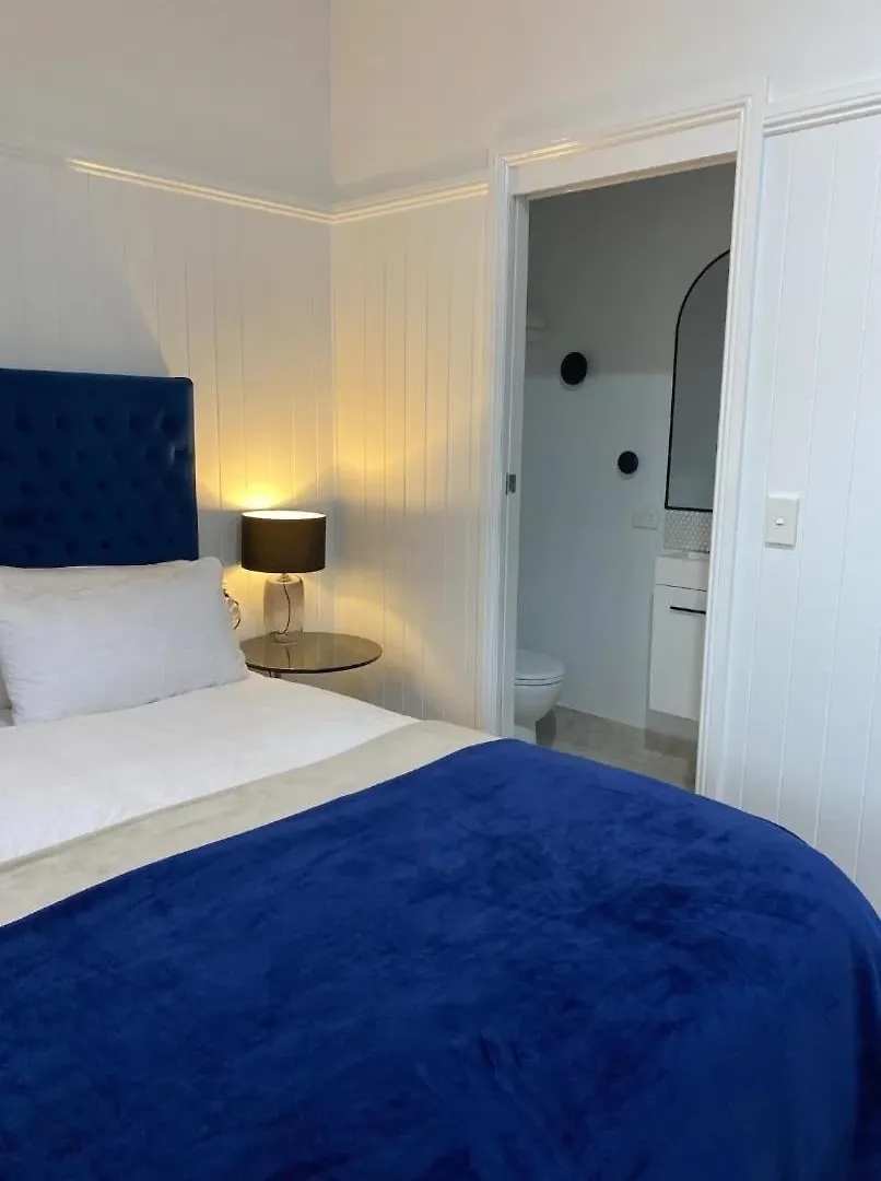 5 Bed 5 Bath Urban Getaway Ipswich Central 0*,