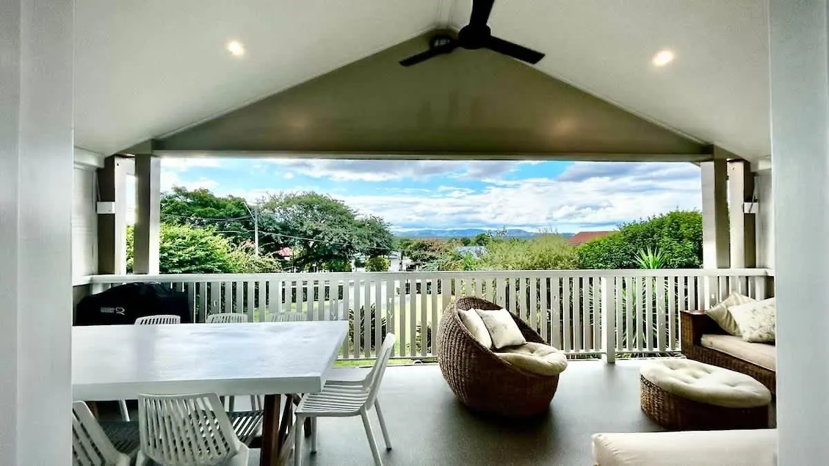 5 Bed 5 Bath Urban Getaway Ipswich Central Australia
